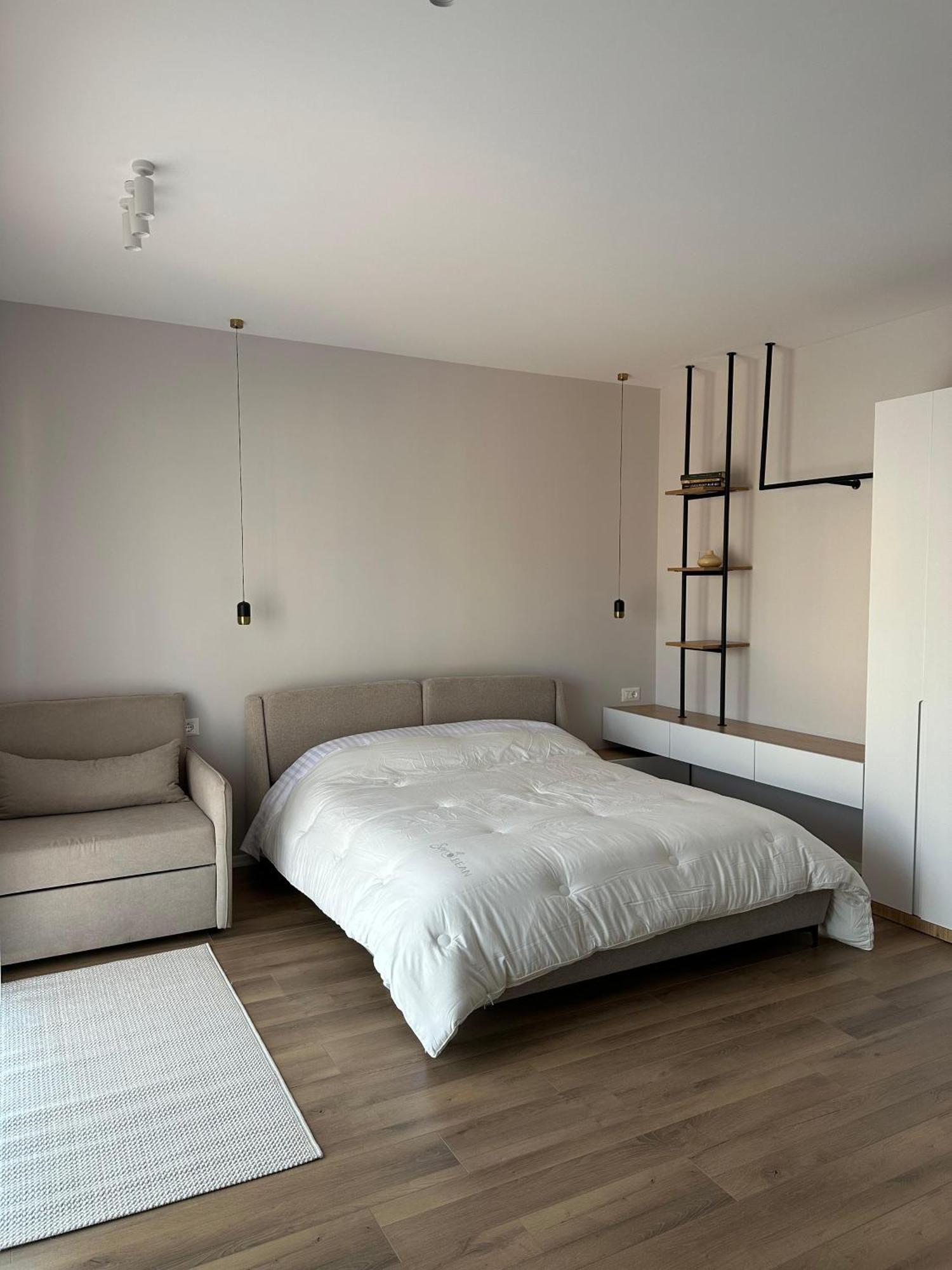 Luxury Apartment *